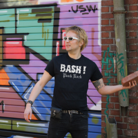 BASH! Cheers & Beers T-Shirt, schwarz
