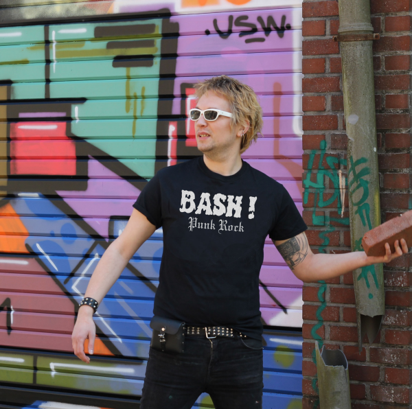 BASH! Cheers & Beers T-Shirt, schwarz l